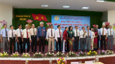 Đại diện BHXH thông tin về việc cấp thẻ BHYT mẫu mới