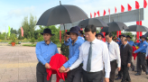 Đoàn đại biểu tỉnh Đồng Tháp viếng Nghĩa trang liệt sĩ tỉnh