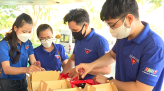 Lãnh đạo tỉnh thăm, động viên lực lượng công nhân vệ sinh trực Tết