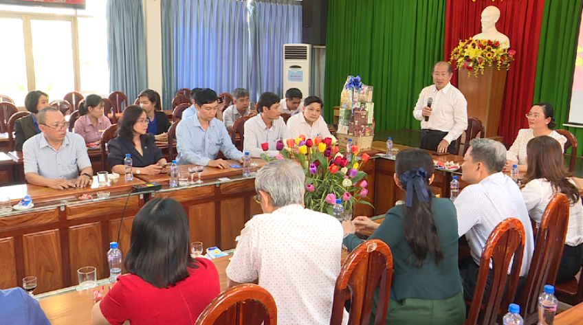 Lãnh đạo tỉnh thăm các cơ quan văn hóa, xã hội ngày làm việc đầu năm
