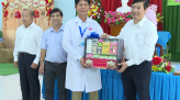 Chìm ghe chở đất, một người mất tích