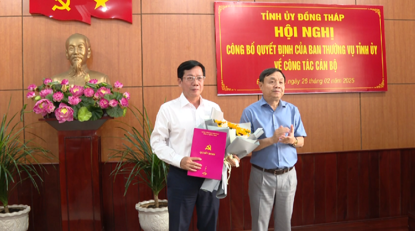 Đồng Tháp: Trao quyết định điều động, bổ nhiệm cán bộ