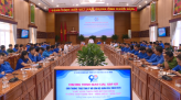 Đại diện BHXH thông tin về việc cấp thẻ BHYT mẫu mới
