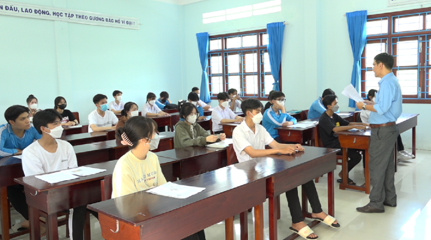 Đồng Tháp có 15.630 thí sinh làm thủ tục thi TN THPT, vắng 48 thí sinh