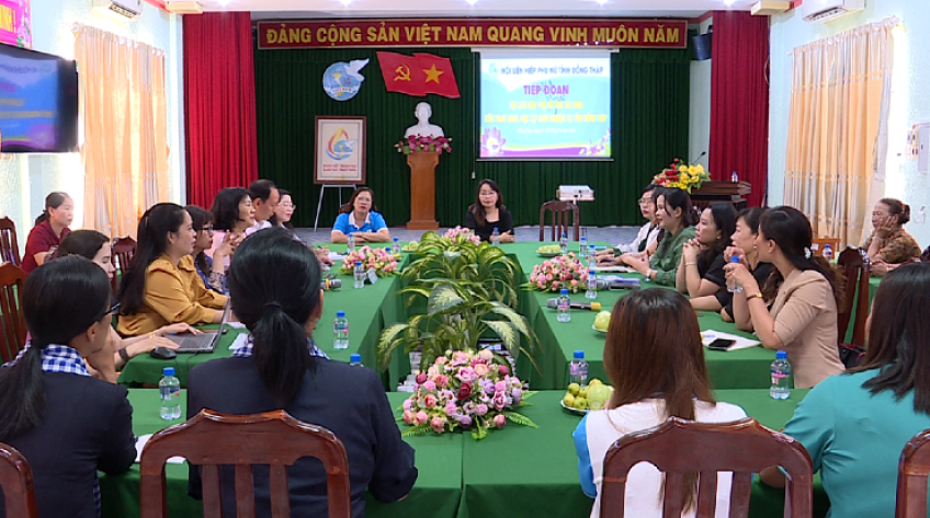 Phụ nữ Trà Vinh học tập kinh nghiệm tham gia xây dựng NTM tại Đồng Tháp