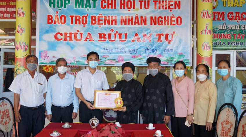 Trao bằng khen các cơ sở tôn giáo đóng góp công tác phòng chống dịch Covid-19