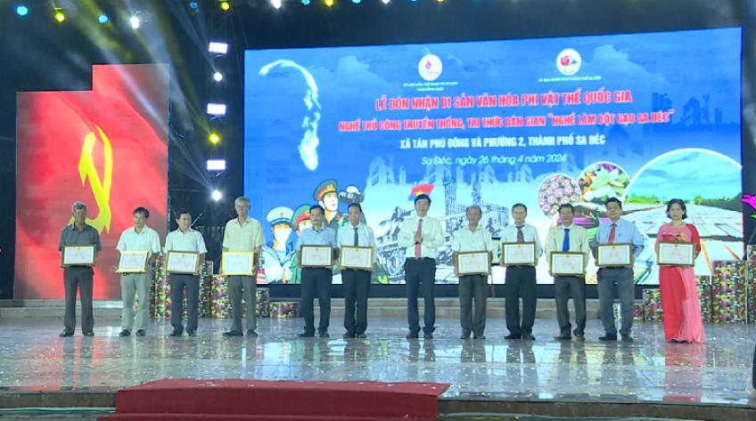 Khai mạc Lễ hội Hòa bình lần 3, TP.Sa Đéc đón nhận di sản văn hóa nghề làm bột gạo