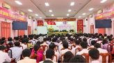 Hơn 200 phần quà trao cho học sinh nghèo Tân Hồng