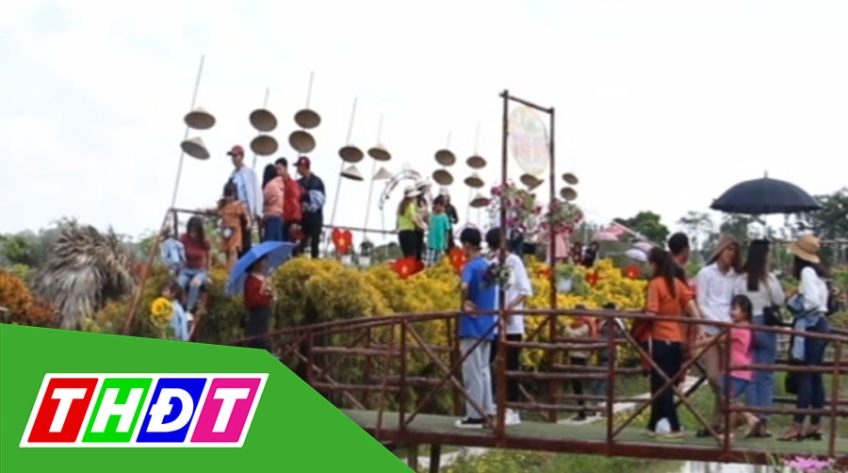 Tp. Sa Đéc: Lượng khách đông, đường hoa kẹt cứng
