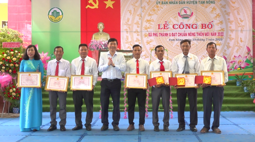 Công bố xã Phú Thành A, huyện Tam Nông đạt chuẩn nông thôn mới