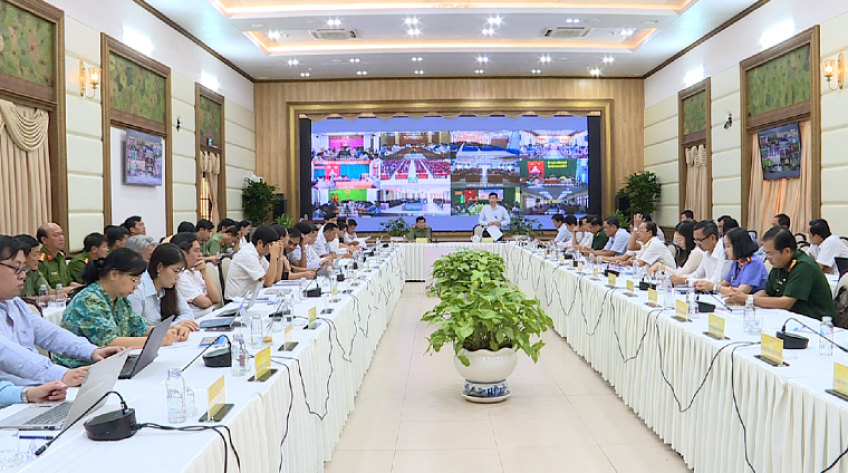 Chuyển đổi số: Ưu tiên phục vụ người dân