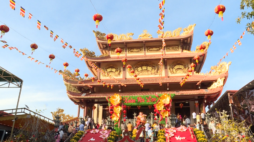 Nét đẹp văn hóa du Xuân, lễ chùa đầu năm
