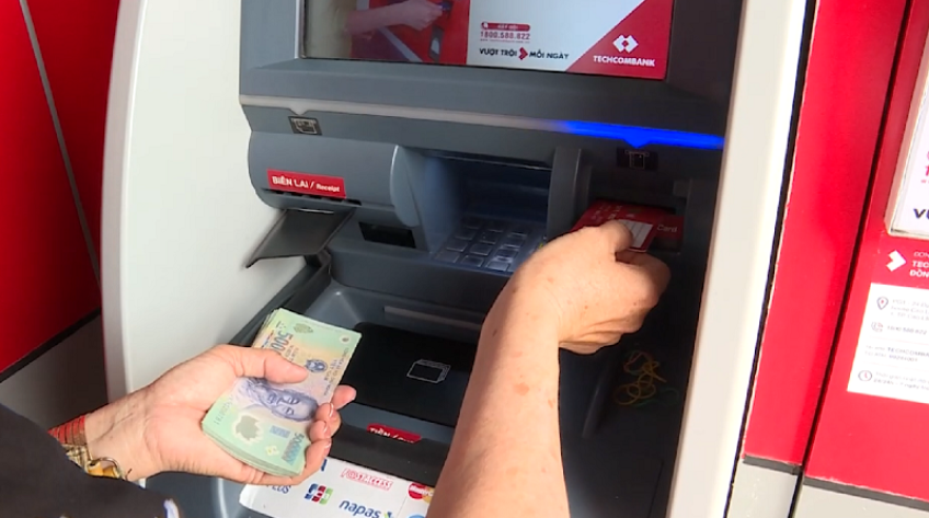 Làm gì khi không còn dùng thẻ tài khoản ngân hàng