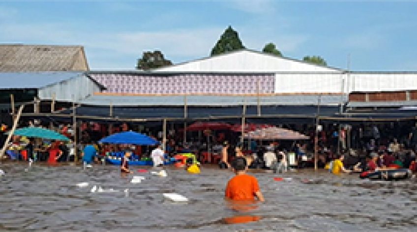 Bãi tắm Long Khánh đón 7 ngàn lượt khách trong 3 ngày