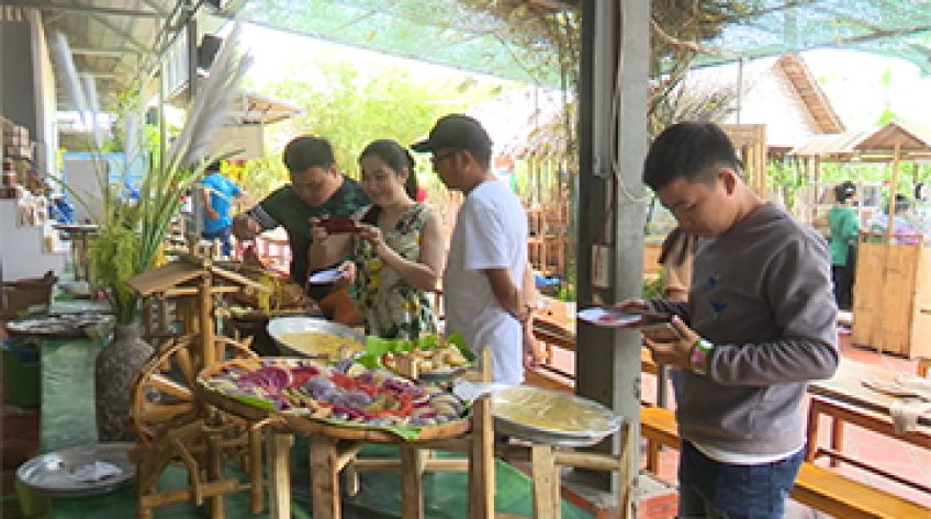 Sa Đéc: Phục vụ hơn 40 món bánh dân gian trong dịp lễ