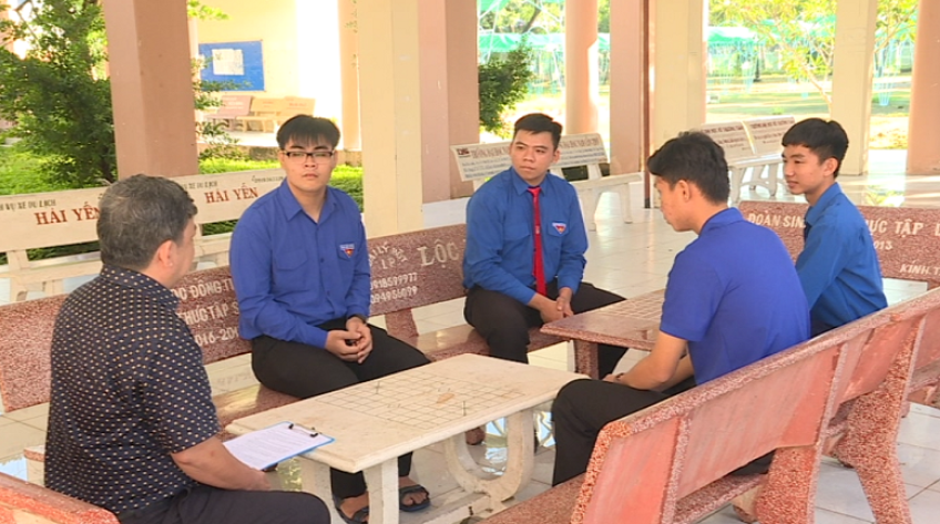 Phát triển đảng viên trong trường học