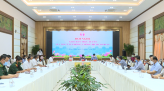 Những hy sinh thầm lặng trong khu cách ly