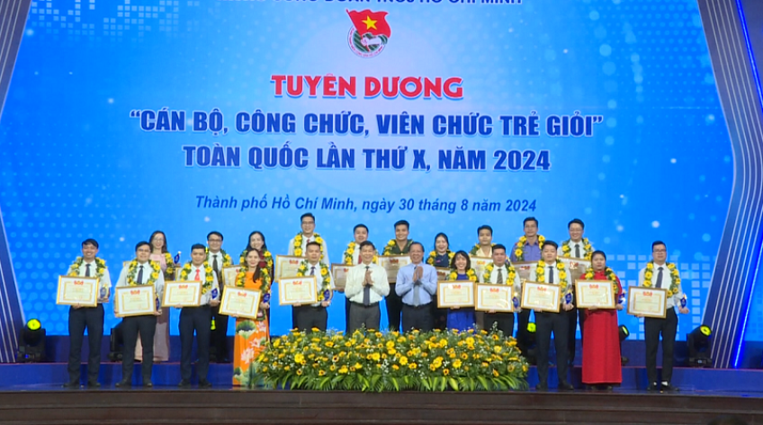 Đồng Tháp có 4 đại biểu được tuyên dương cán bộ, công chức, viên chức trẻ giỏi