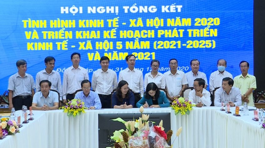 Tiếp tục phấn đấu tạo sức bật mới trong năm 2021
