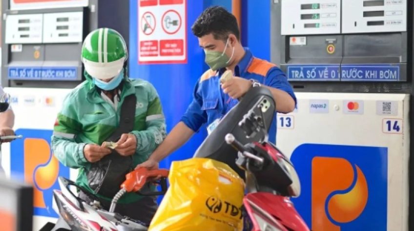 Thủ tướng: Không để tình trạng cửa hàng xăng dầu dừng bán hàng không có lý do