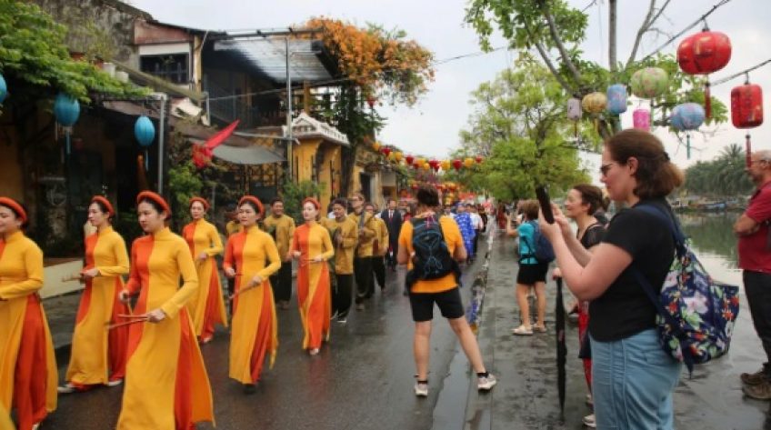 Du lịch Việt Nam lập kỷ lục giữa biến động toàn cầu: Điểm đến an toàn lên ngôi