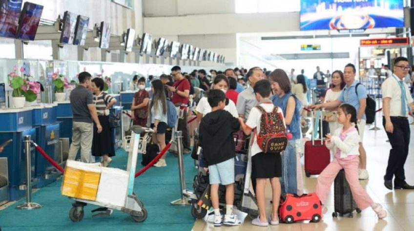 Gần 1,7 triệu khách đi máy bay dịp lễ, vận chuyển quốc tế tăng trưởng mạnh