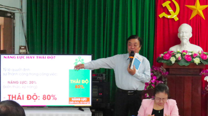 Bí thư Tỉnh ủy nói chuyện, động viên cán bộ ngành y vượt qua khó khăn