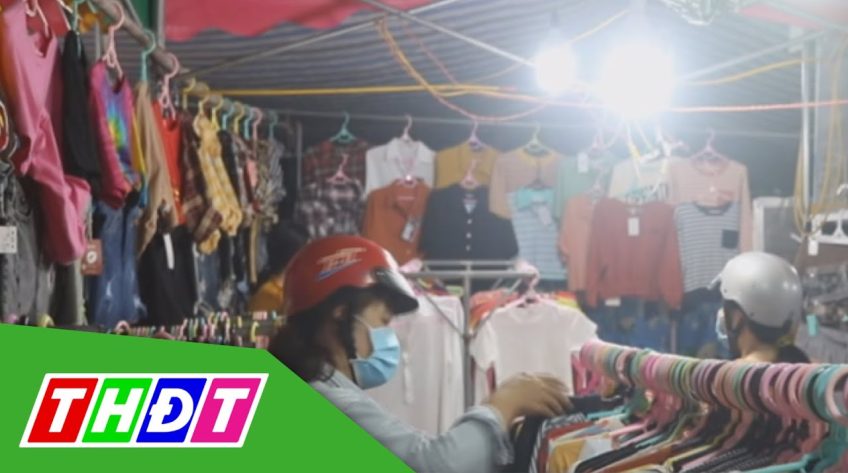 Chợ đêm hút khách ngày cuối năm