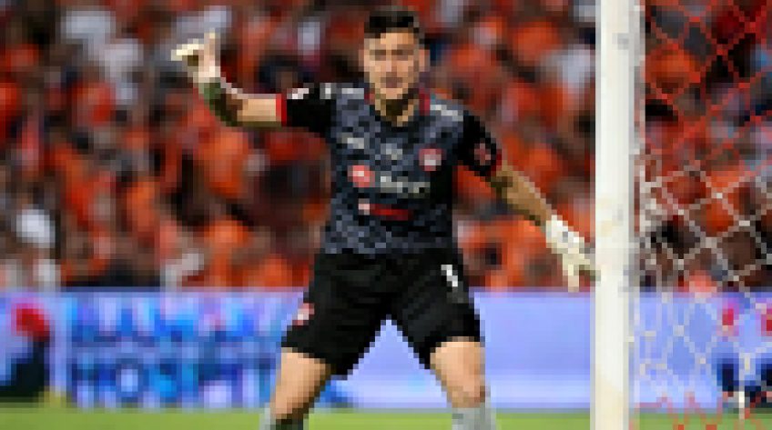 Đặng Văn Lâm lọt đội hình xuất sắc nhất vòng 19 Thai League 2019