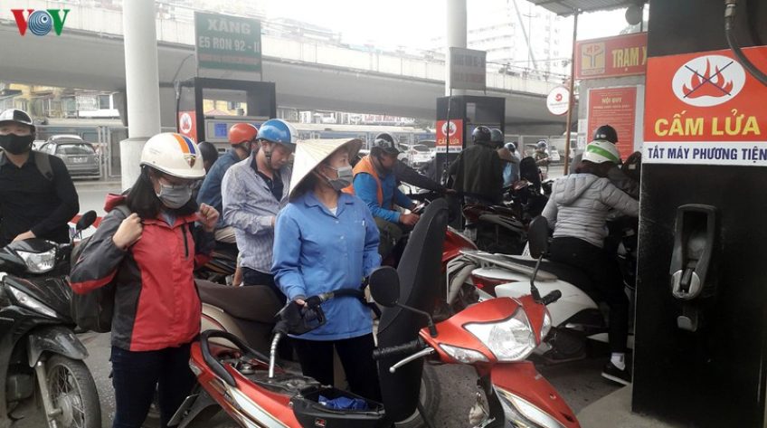 Giá xăng giảm, giá dầu tăng trong tháng cuối năm 2019