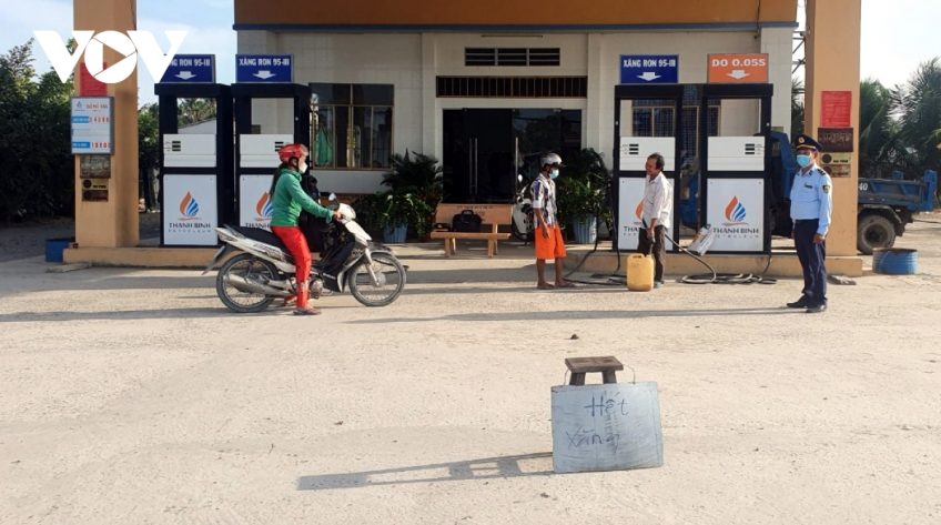 Giá xăng tăng lần thứ 4 liên tiếp, vượt 26.000 đồng/lít