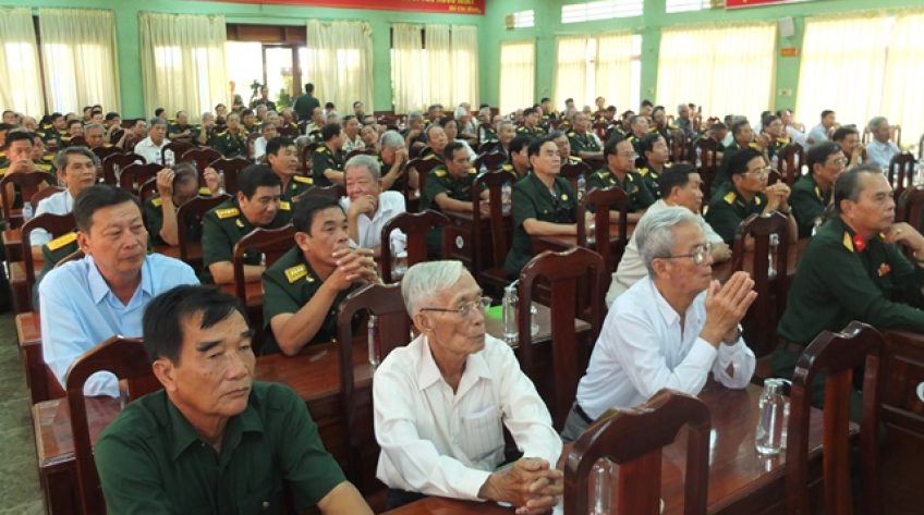 Họp mặt cán bộ quân đội nghỉ hưu, chuyển ngành