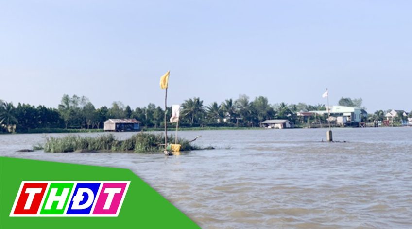 Lắp phao cảnh báo nguy hiểm, chờ dọn cồn nổi giữa sông Tiền