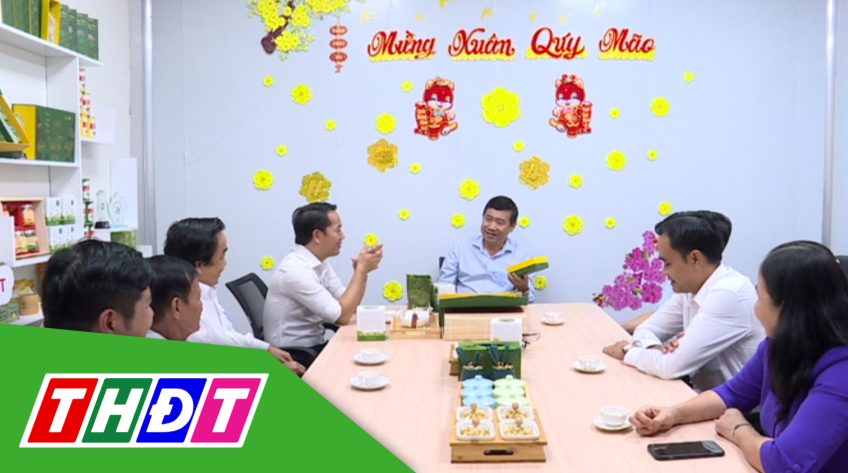 Chủ tịch UBND tỉnh Đồng Tháp thăm Công ty Cổ phần Thực phẩm Sen Đại Việt