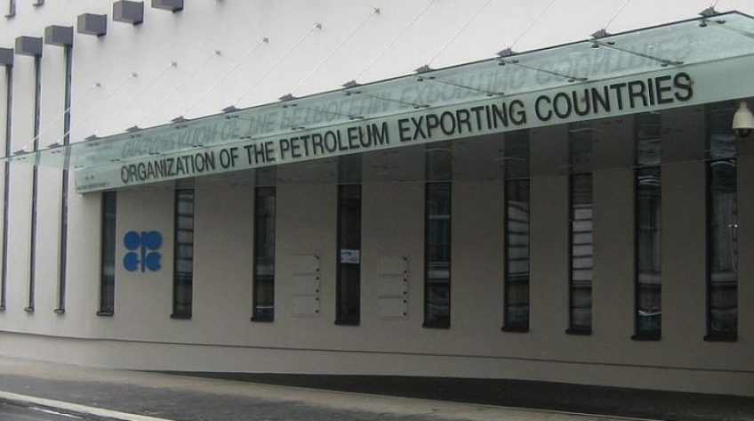 Các thành viên OPEC nhất trí cắt giảm thêm sản lượng dầu mỏ