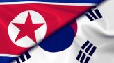 Phi công người Anh mắc Covid-19 đã có thể ngồi dậy