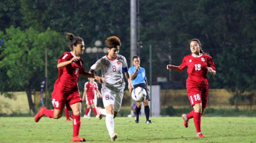 HLV Mai Đức Chung vẫn chưa hài lòng dù U19 nữ Việt Nam thắng trận đầu