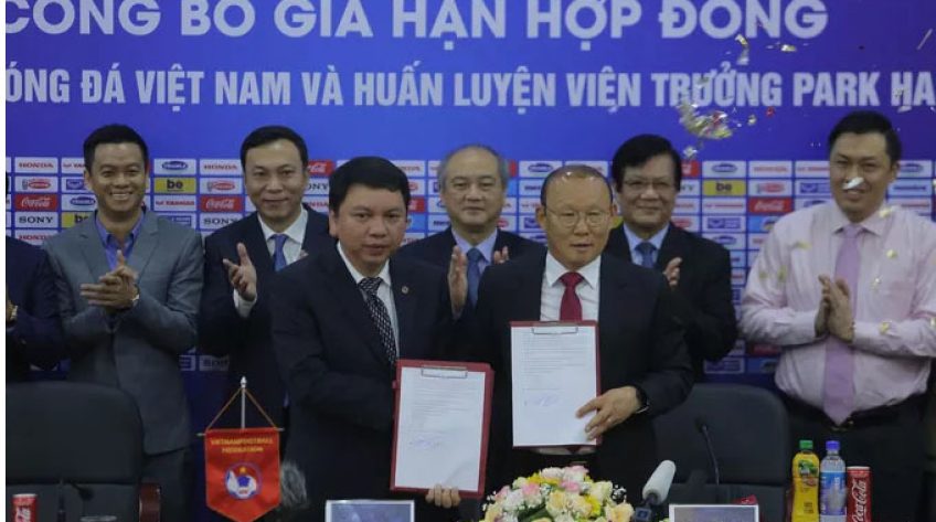 Lộ thêm nhà tài trợ trả lương cho HLV Park Hang-seo