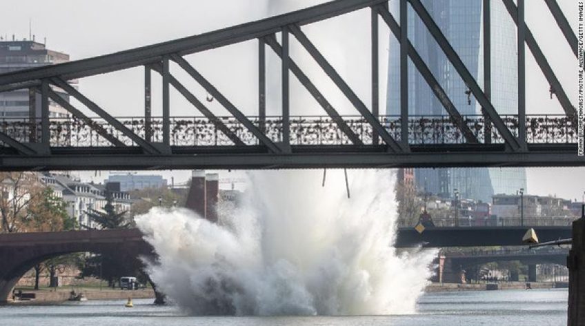 Đức kích nổ quả bom nặng 250kg sót lại dưới lòng sông Main