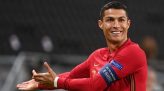 Nối gót Cristiano Ronaldo, Lionel Messi trở thành tỷ phú USD