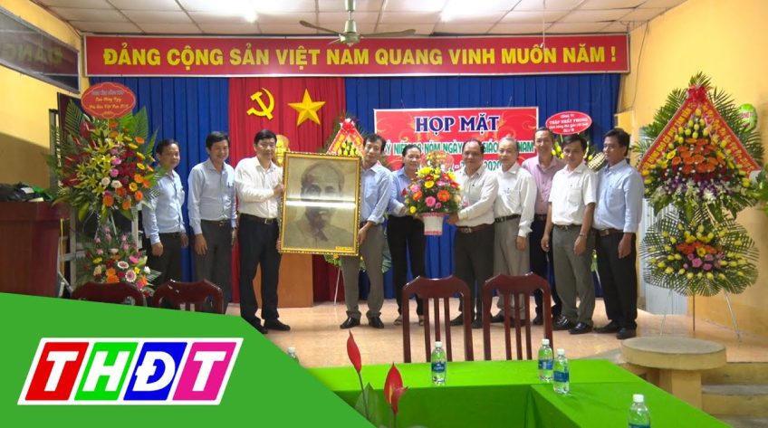 Đồng Tháp: Lãnh đạo tỉnh thăm, chúc mừng ngày Nhà giáo Việt Nam