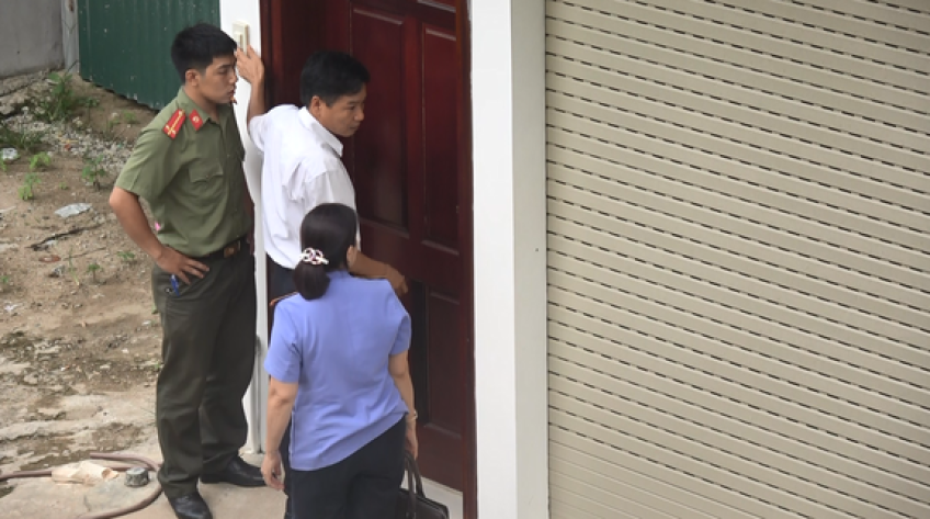 Gian lận thi cử: gia đình bị can nộp lại tiền, gia đình thí sinh chối