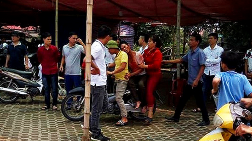 Bị đánh bất tỉnh vì từ chối nhận 5.000 cho 7 người đi vệ sinh