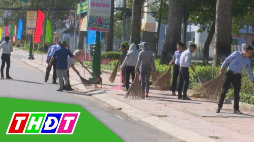 Vệ sinh môi trường hưởng ứng Tuần lễ văn hóa du lịch Đồng Tháp