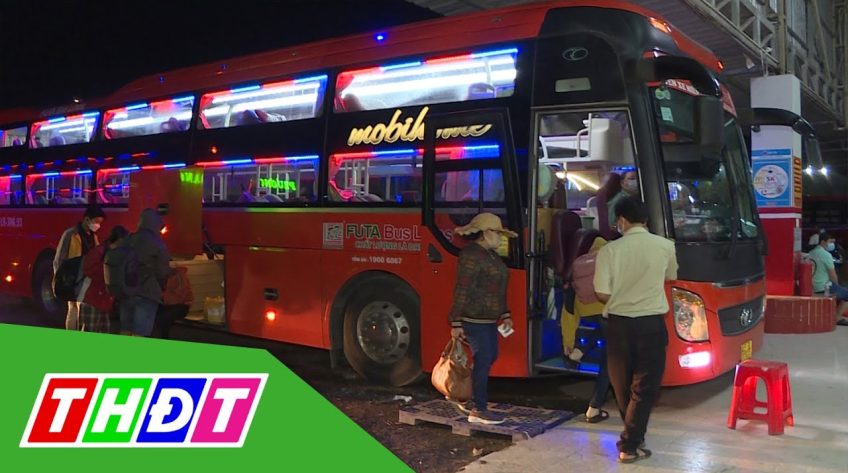 Những chuyến xe khuya đưa người dân lên TP.HCM khám, chữa bệnh