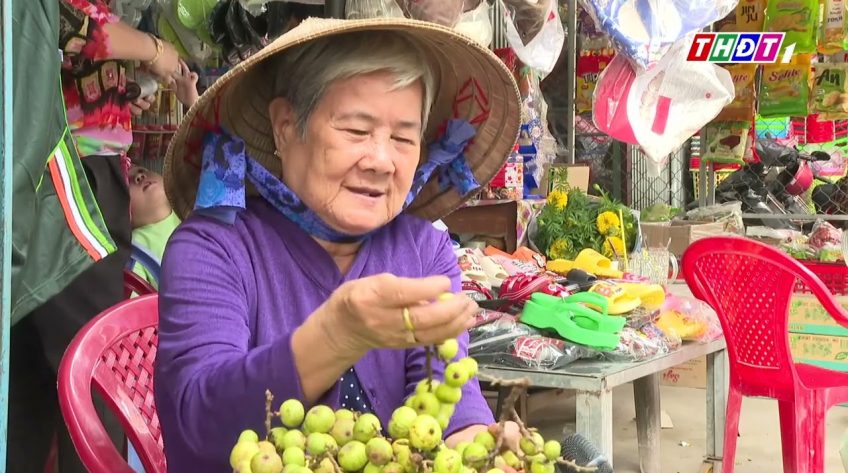 Chợ Tết vùng biên