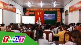 Trao quà cho gia đình chính sách và trẻ em mồ côi