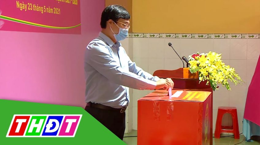 Bí thư Tỉnh ủy Lê Quốc Phong bỏ phiếu cùng cử tri TP. Cao Lãnh