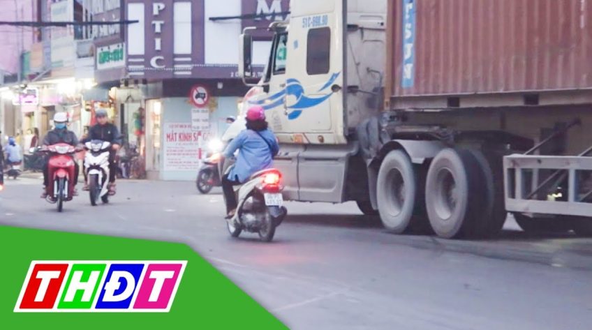 Đừng đi gần xe ô tô đang rẽ hướng | THDT