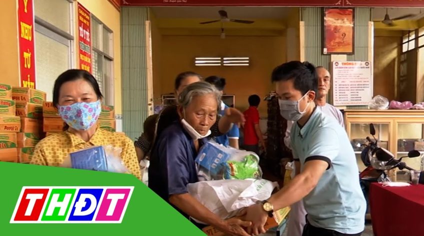 Trao tặng 130 phần quà cho hộ dân có hoàn cảnh khó khăn ở Tháp Mười
